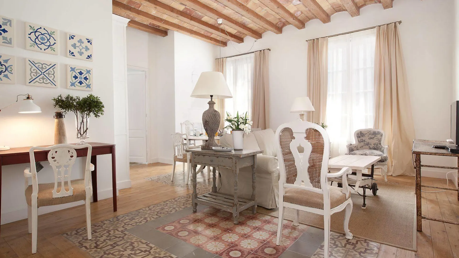 Nextdoor Miro Barcelona Apartment