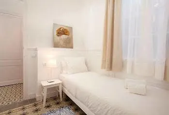 Nextdoor Miro Barcelona Apartment 0*,
